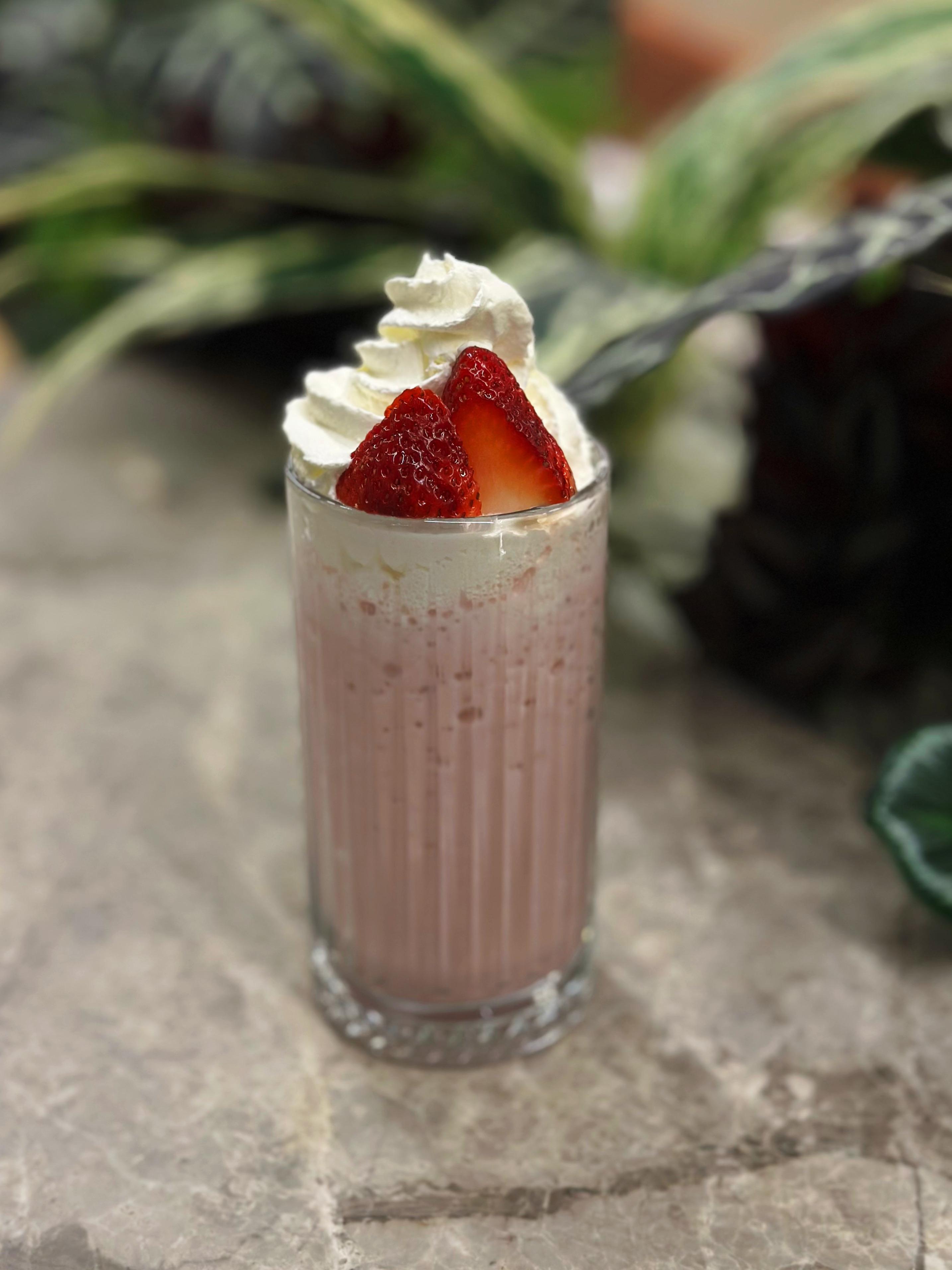 STRAWBERRY MILKSHAKE