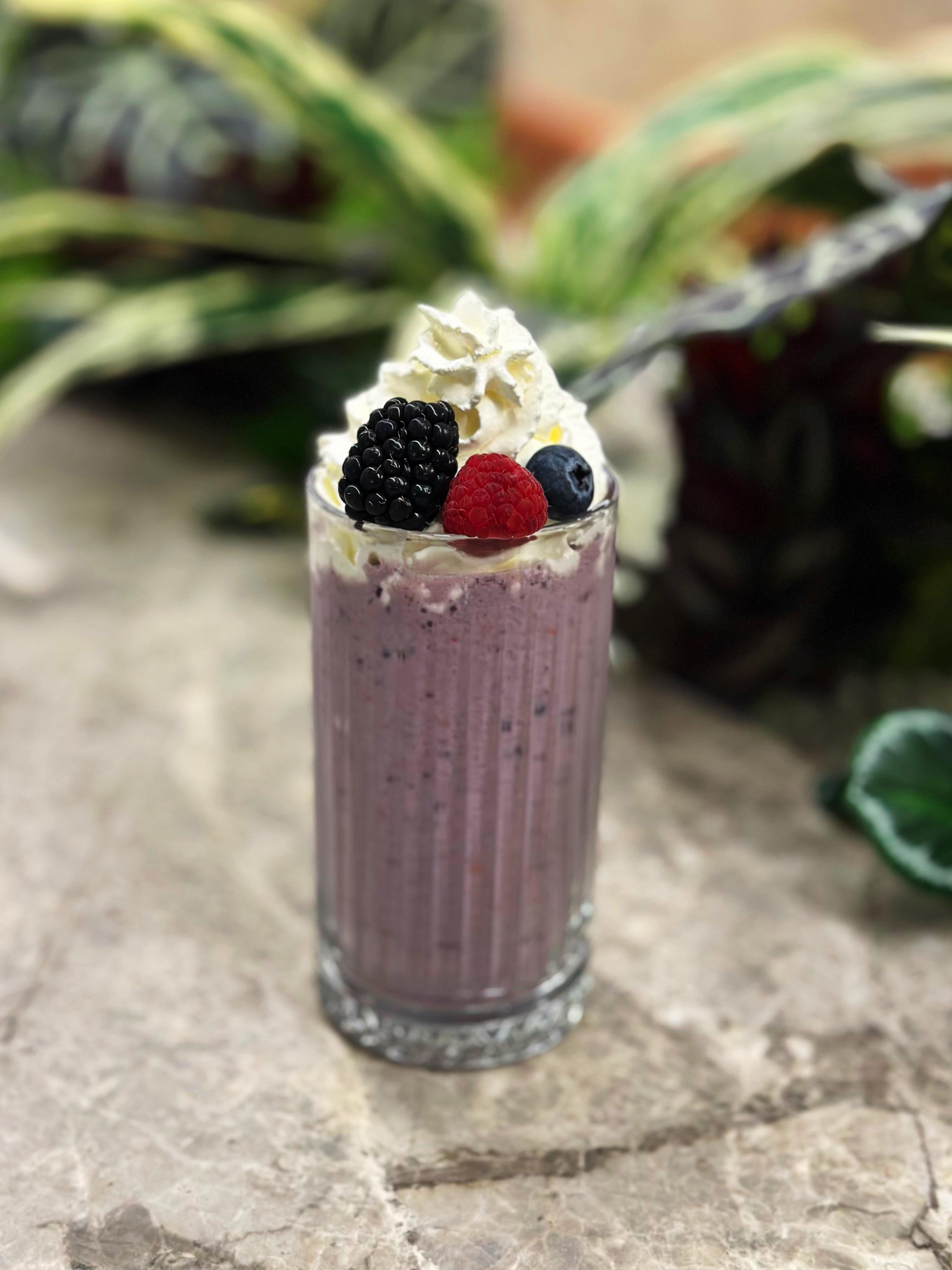 MIX BERRY MILKSHAKE