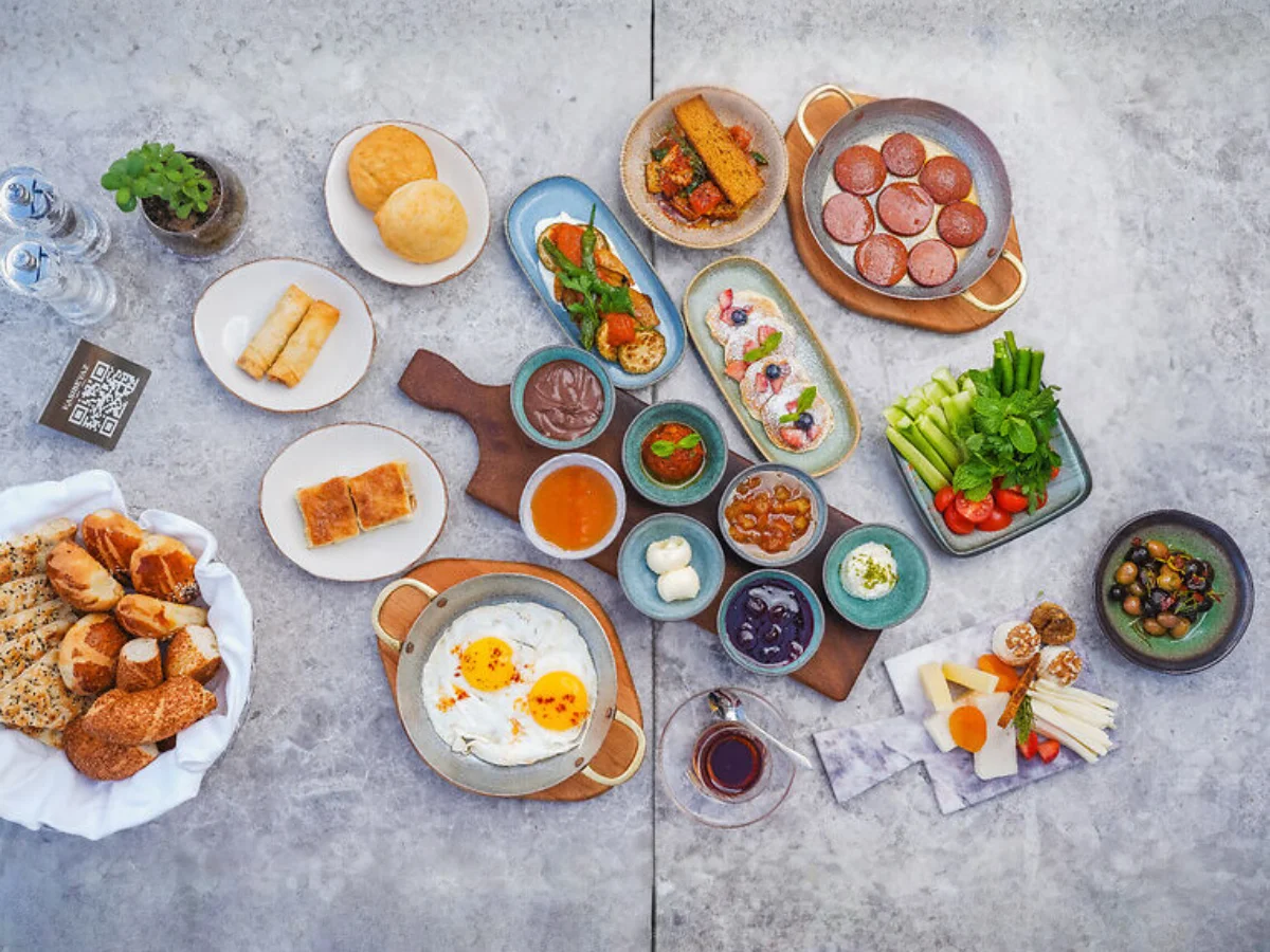 SPREAD BREAKFAST (1 per)
