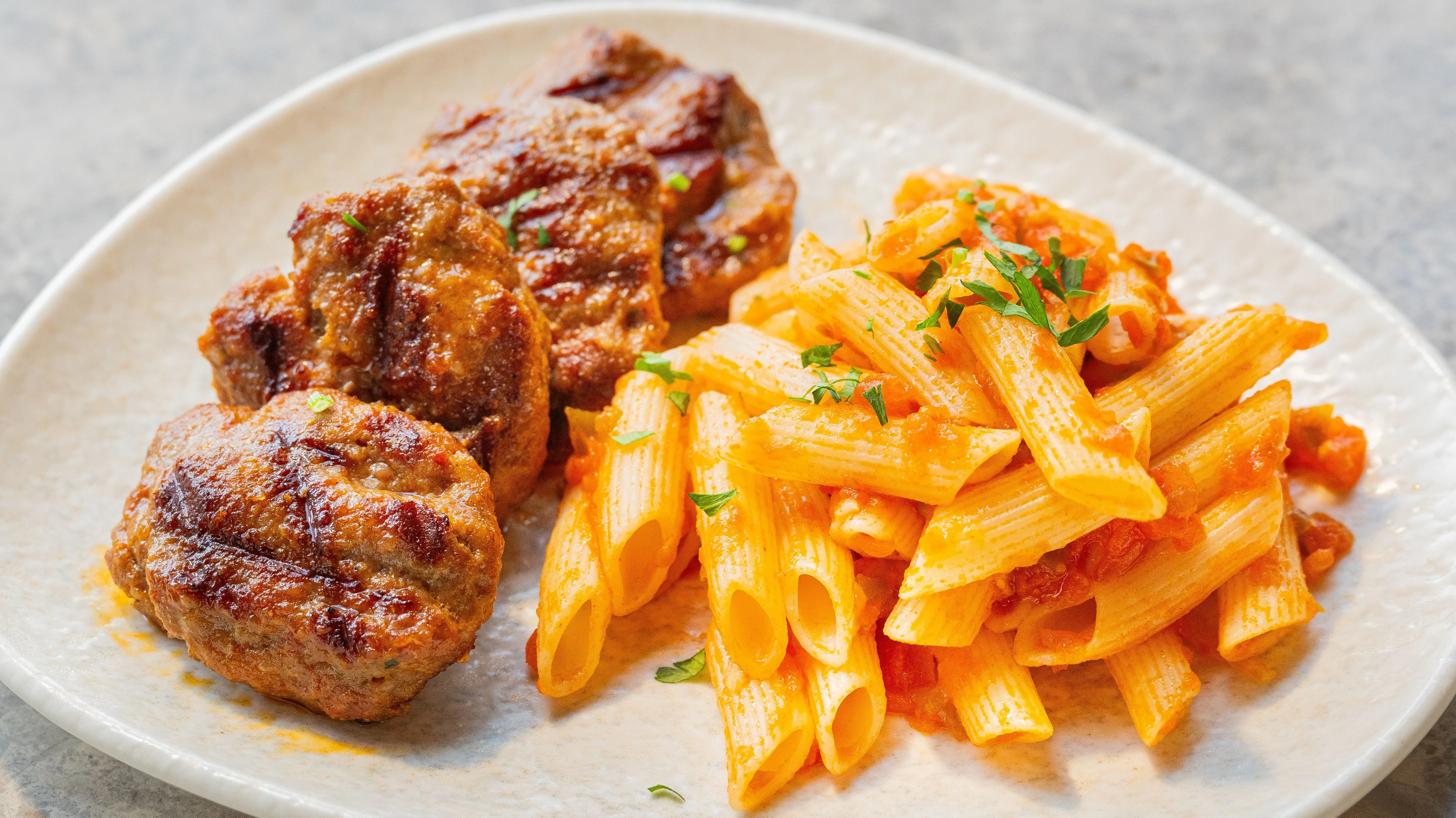 TOMATO MEATBALL PASTA