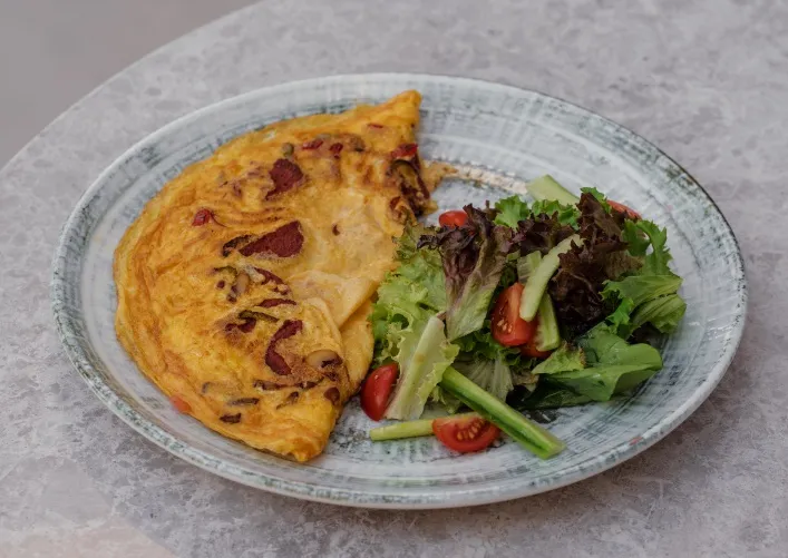 SUCUK OMELETTE